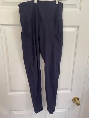 High-Waist Pocket Active Leggings - Dark Navy. Size m